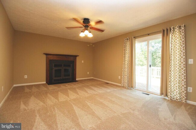 Foto del edificio - 66 Larkwood Ct