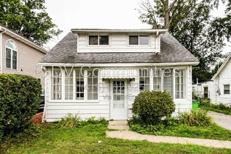 Building Photo - 54 E 220th St