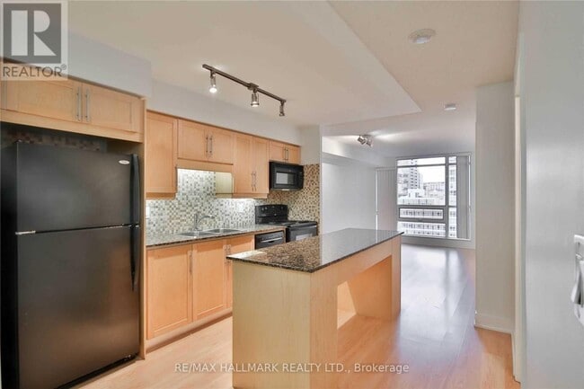 Building Photo - 20 Blue Jays Way