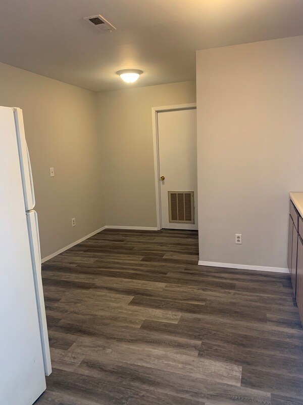 Building Photo - 790 Condit St