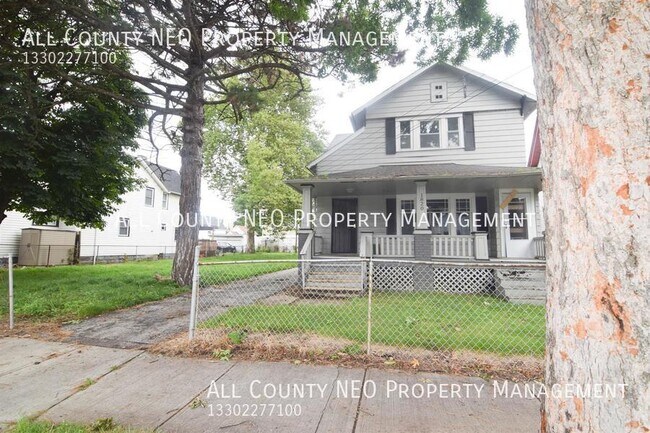 Foto del edificio - 1820 Holmden Ave