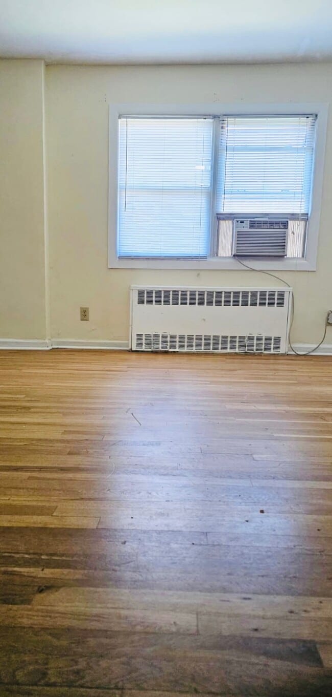 Building Photo - 5 Millers Ln
