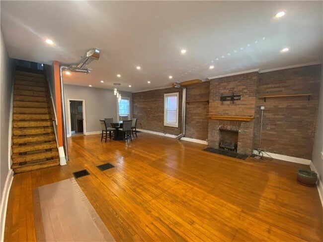 Building Photo - 3735 Frazier St
