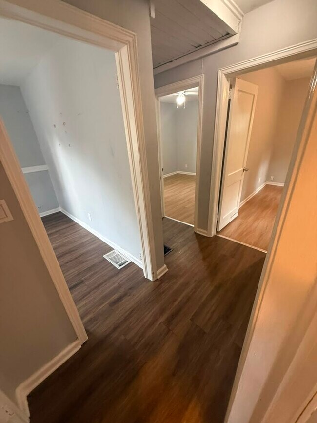 Building Photo - 189 Goldie Dr SE