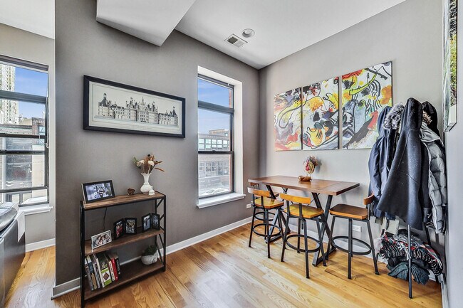 Foto del edificio - 1042 N Orleans St