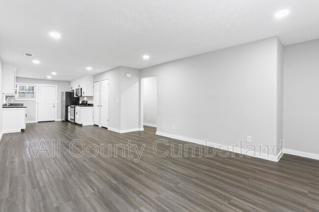 Building Photo - 330 Westland Way SW