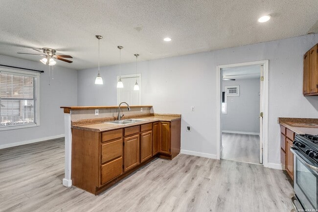 Building Photo - 347 W Hermine Blvd