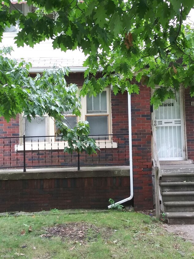5 br, 1 bath House 15090 Washburn St House Rental in Detroit, MI