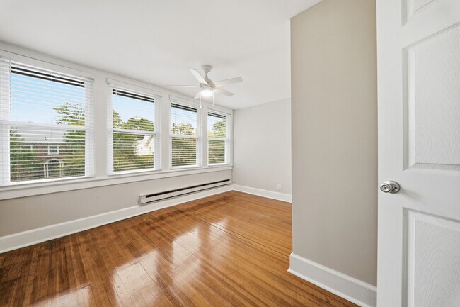 Foto del edificio - 609 Baldwin Ave