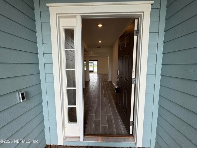 Building Photo - 2717 White Cedar Ln
