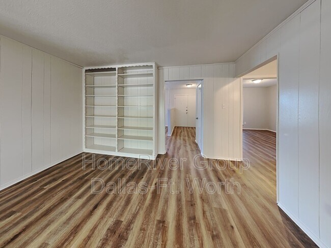 Foto del edificio - 123 Windwood Dr