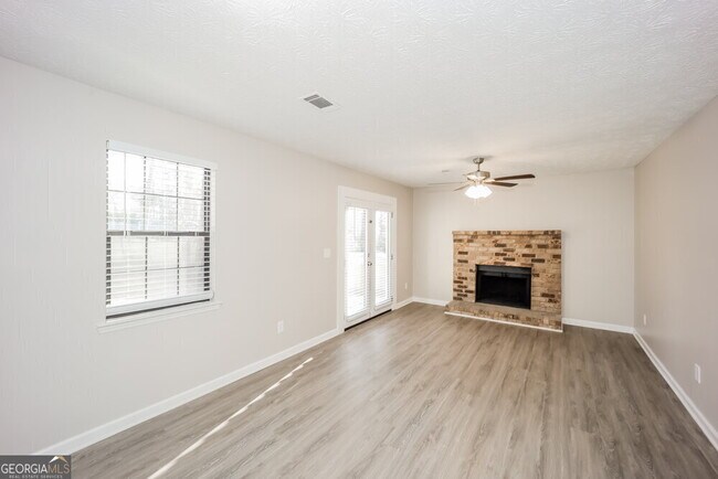 Building Photo - 1037 Lombardy Way
