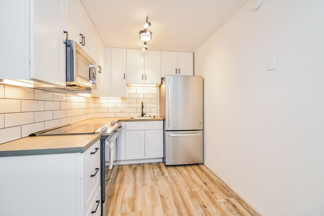 Building Photo - 2 Bedroom/1 Bathroom unit in Salt Lake City