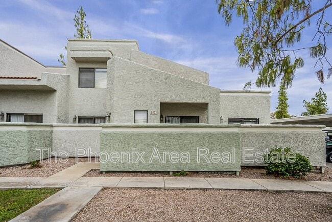 Building Photo - 850 S River Dr