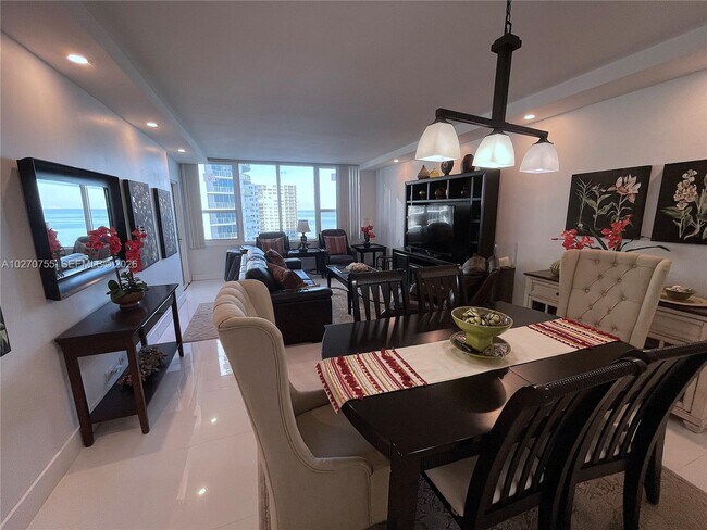 Building Photo - 3505 S Ocean Dr
