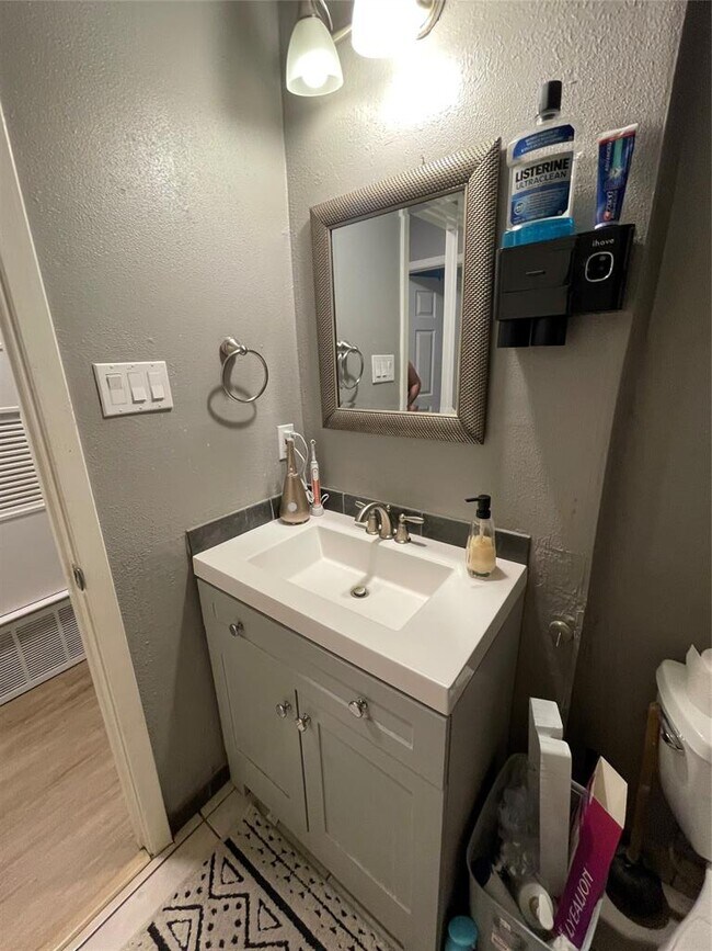 Foto del edificio - 2405 Parker Cir