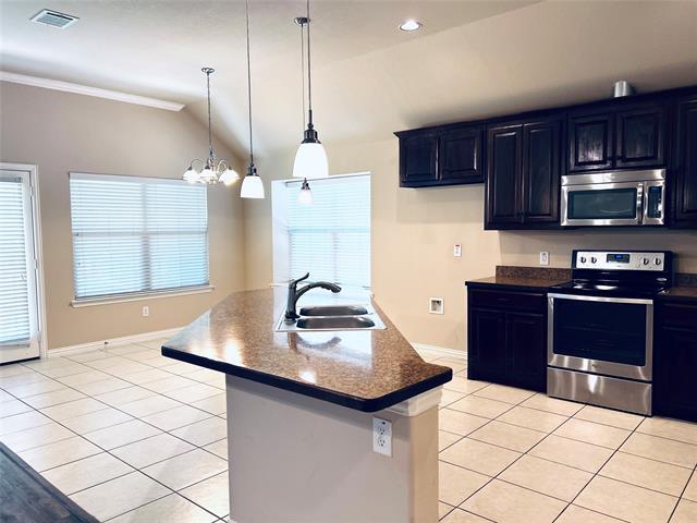 Building Photo - 217 Creekwood Dr