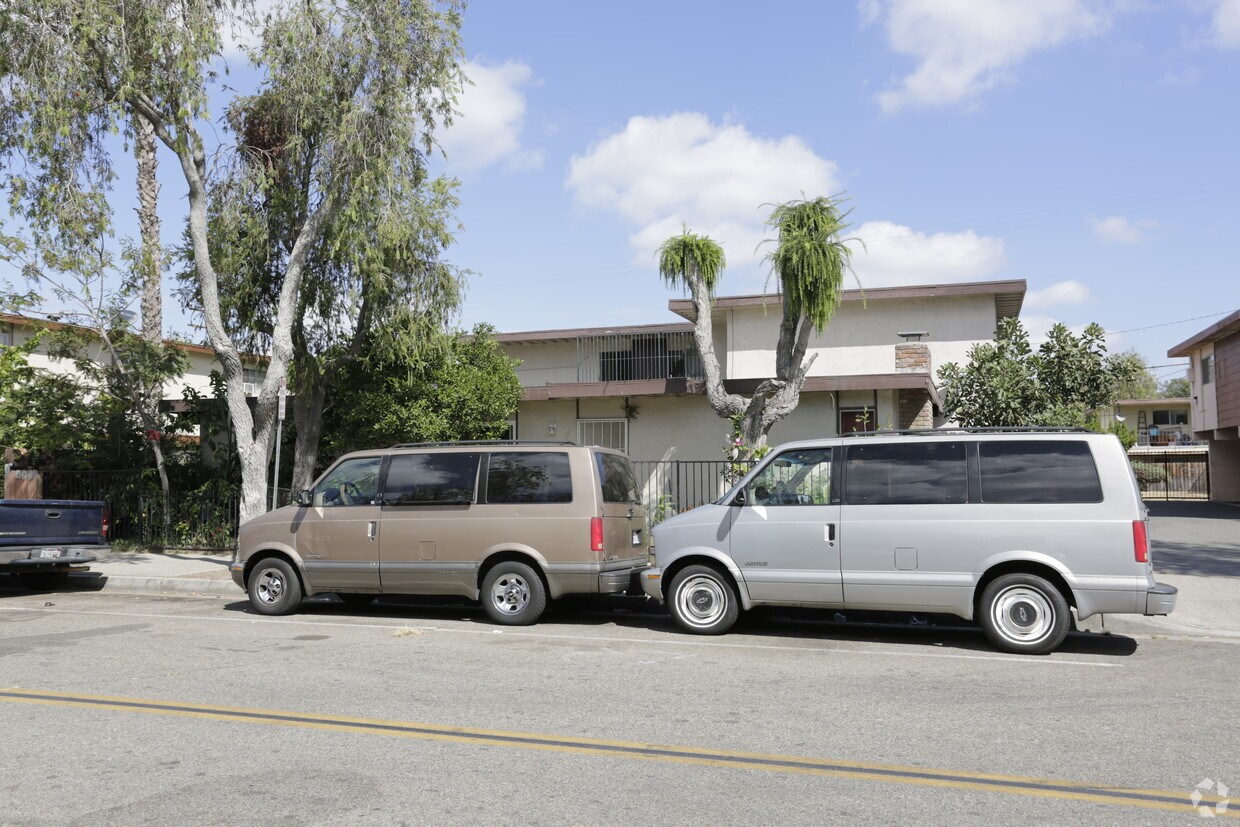Foto del edificio - 2157 W Brownwood Ave