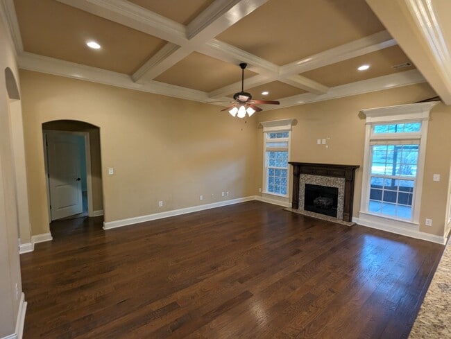 Building Photo - 2094 Hiwassee Dr