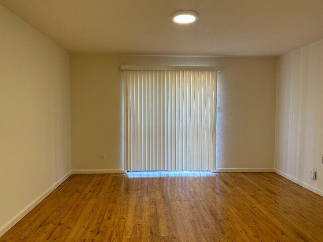 Foto del edificio - 12955 South Blvd