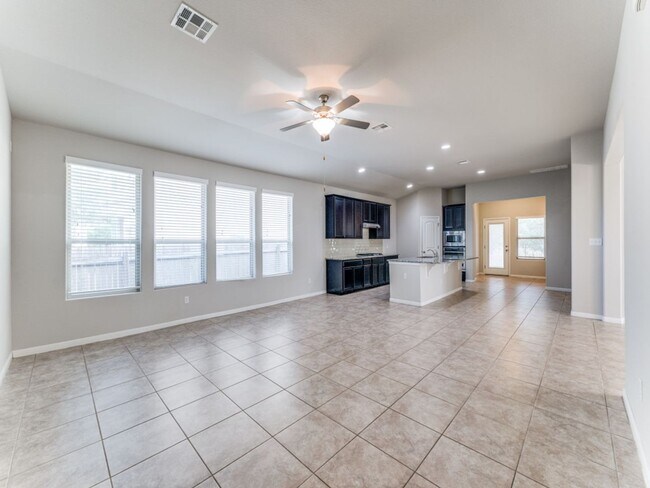 Building Photo - Great Buda Location One Story 3 bedroom wi...