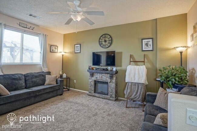 Foto del edificio - 3 br, 2.5 bath House - 2448 Violeta Circle...