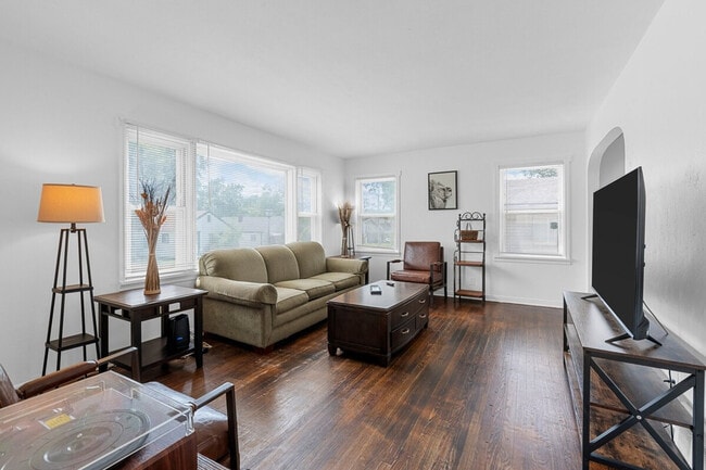 Building Photo - 6563 Julian Ave