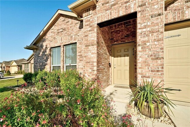 Building Photo - 436 Musgrav-