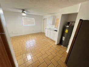 Building Photo - 200 W 53rd Terrace