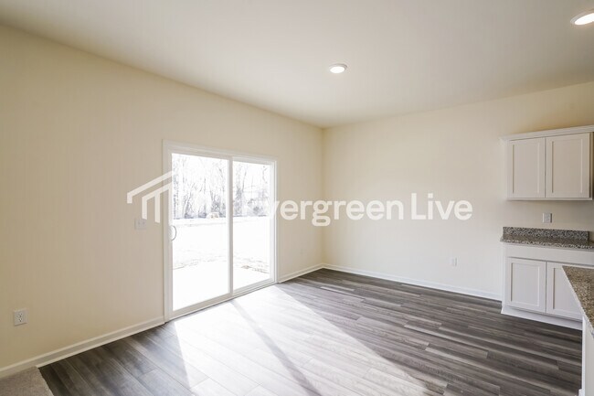 Building Photo - 153 Snowdrop Ave