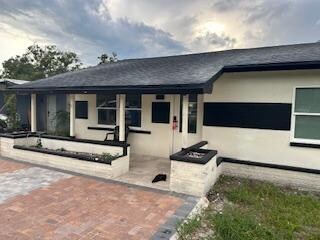 Foto del edificio - 9921 Vaughn St