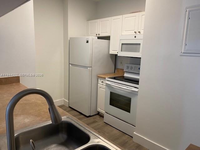 Foto del edificio - 17145 N Bay Rd