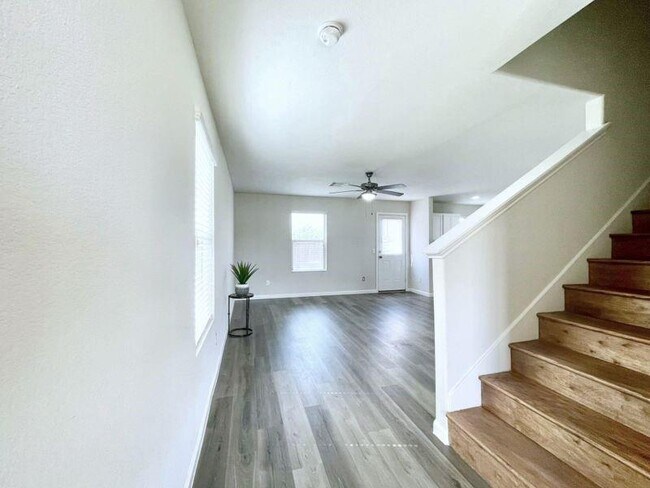 Building Photo - 1731 Ramsay Way