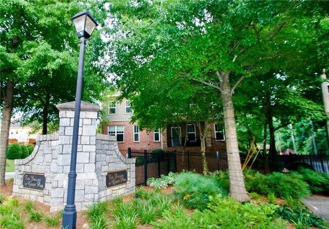 Foto del edificio - 815 Charles Bank Ave SE