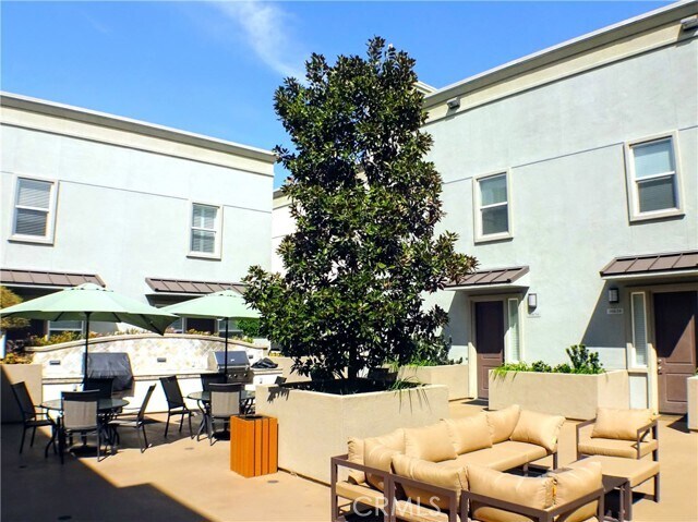 Foto del edificio - 16674 Bellflower Blvd