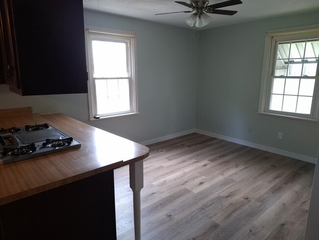 Diningroom - 442 E Columbia Ave