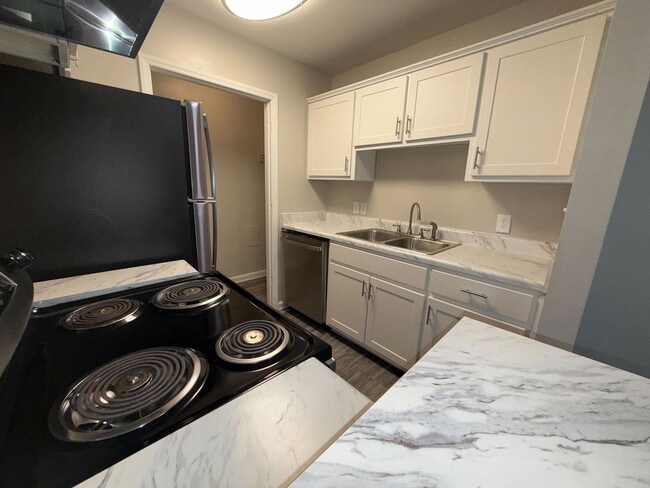 Building Photo - 3722 West Ave