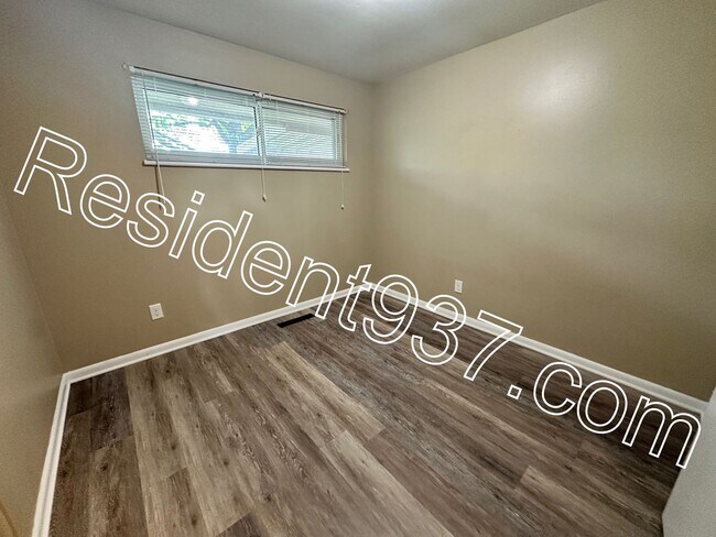 Foto del edificio - 3 Bed 2 bath Home