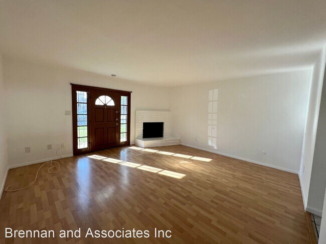 Building Photo - 2 br, 1.5 bath House - 449 Woodlawn Ave Ap...