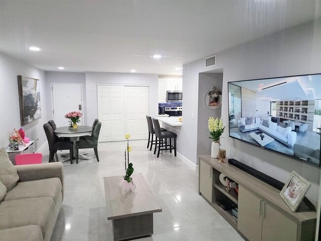 Foto del edificio - 802 NW 87th Ave