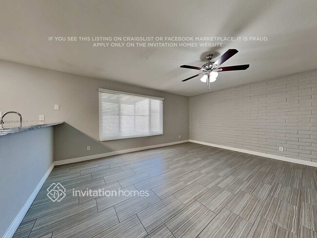 Building Photo - 1524 E Alameda Dr