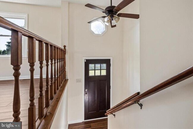 Foto del edificio - 136 Nightingale Ave