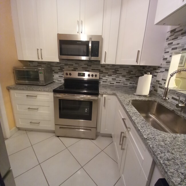 Kitchen - 3405 NW 48th Ave