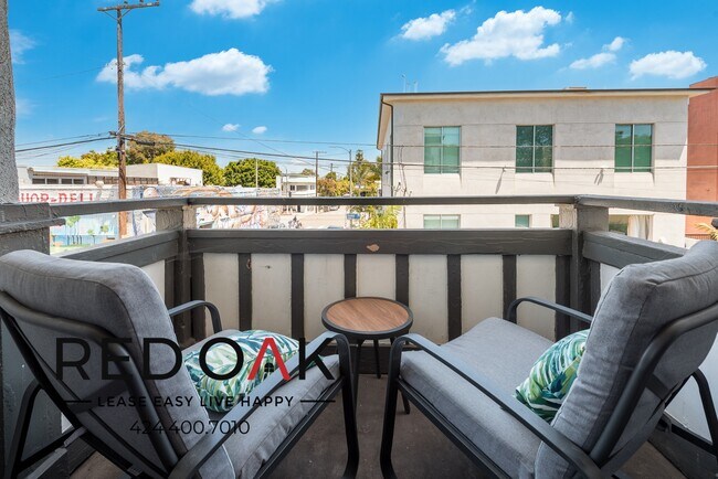Foto del edificio - Beautiful One Bedroom, Furnished and Ready...