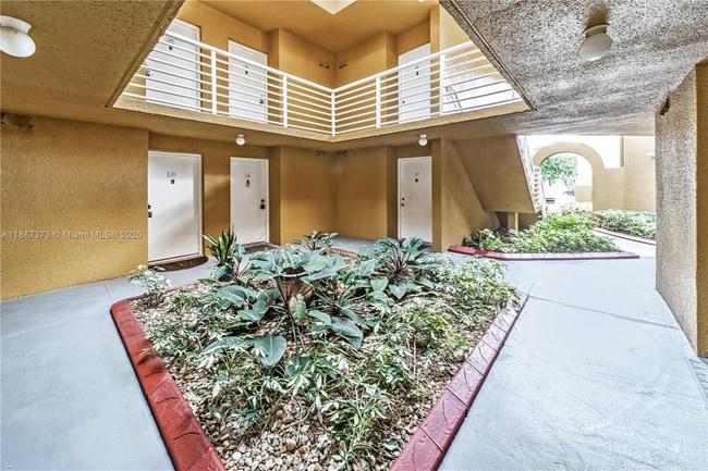 Foto del edificio - 9705 Fontainebleau Blvd