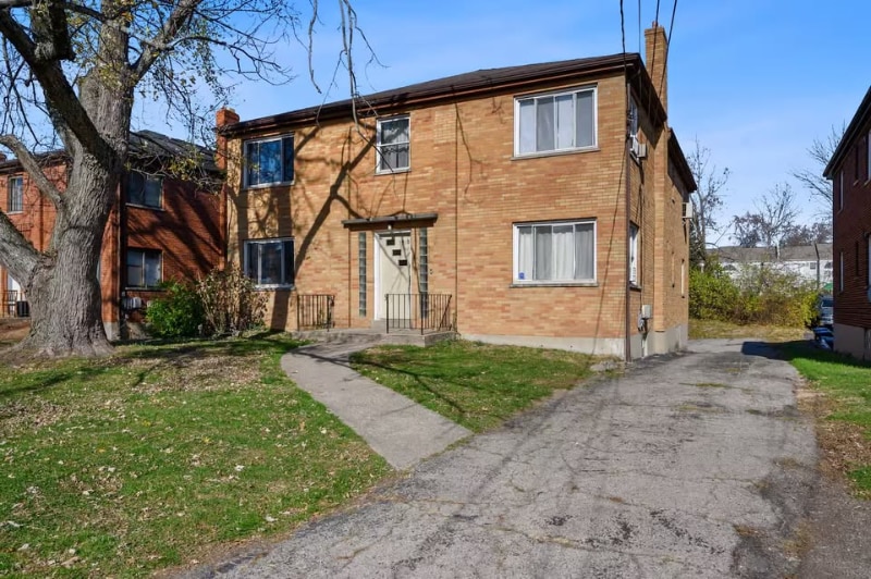 Photo - 3910 E Gatewood Ln (Silverton, OH)