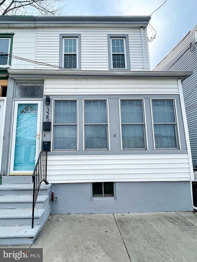 325 N Burlington St, Gloucester City, NJ 08030 House Rental in