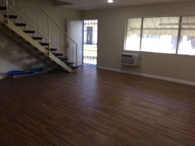 Foto del edificio - 5593 Pioneer Blvd. 17 - 1