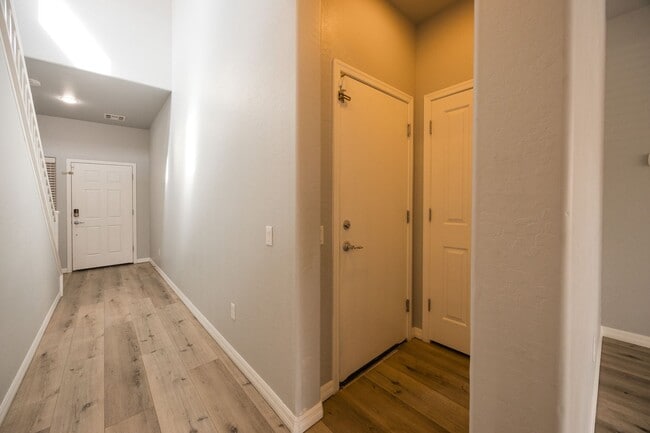 Building Photo - 8253 Arden Landing Pl