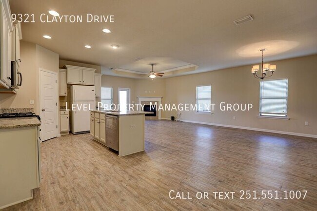 Foto del edificio - 9321 Clayton Dr